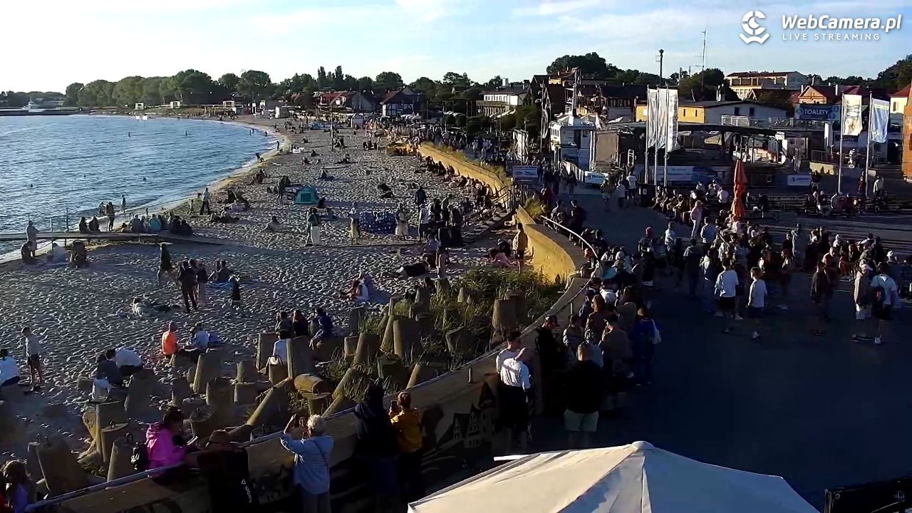 Hel - widok na bulwar i plażę - 12 sierpień 2026, 19:25