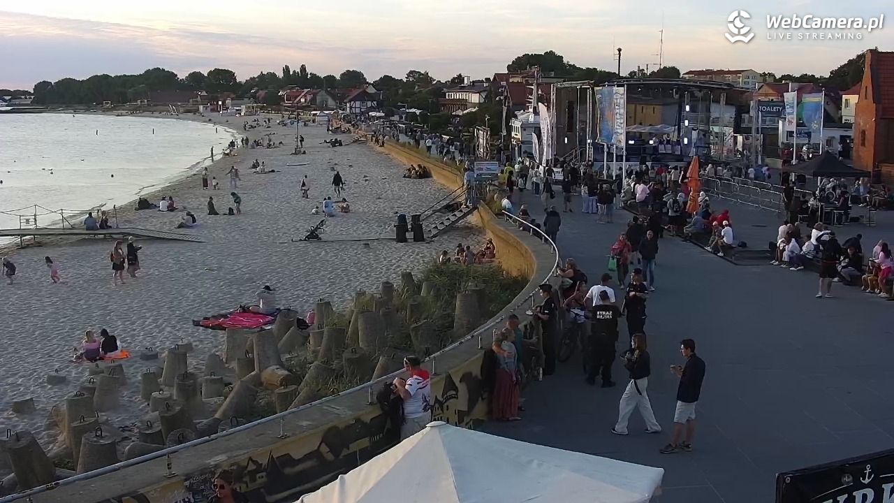 Hel - widok na bulwar i plażę - 13 sierpień 2026, 19:40
