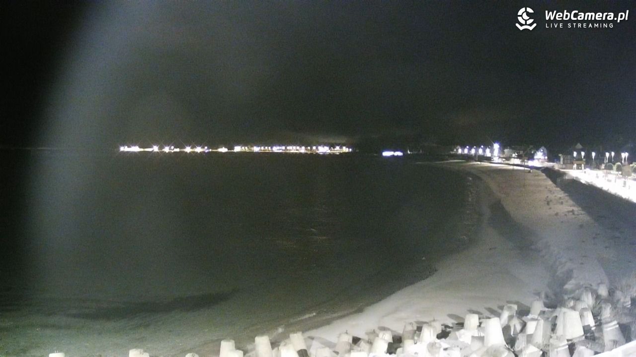 Hel - widok na bulwar i plażę - 13 grudzień 2025, 01:40
