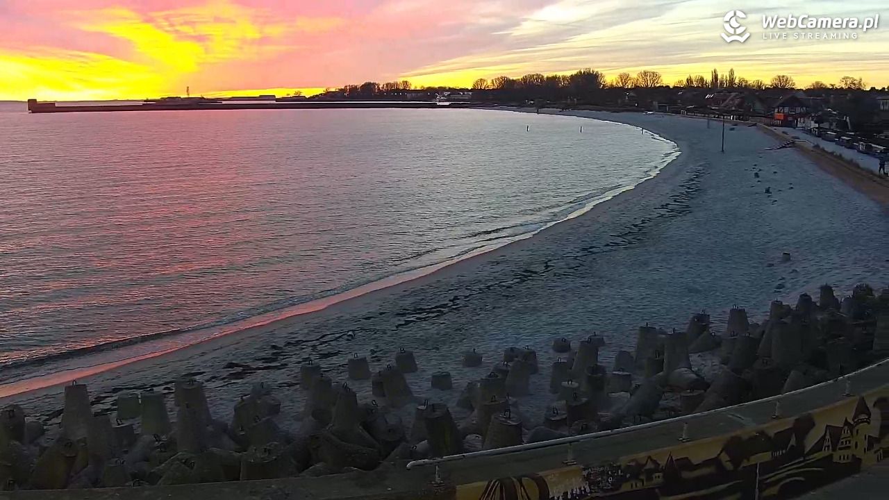 Hel - widok na bulwar i plażę - 27 kwiecień 2026, 20:28