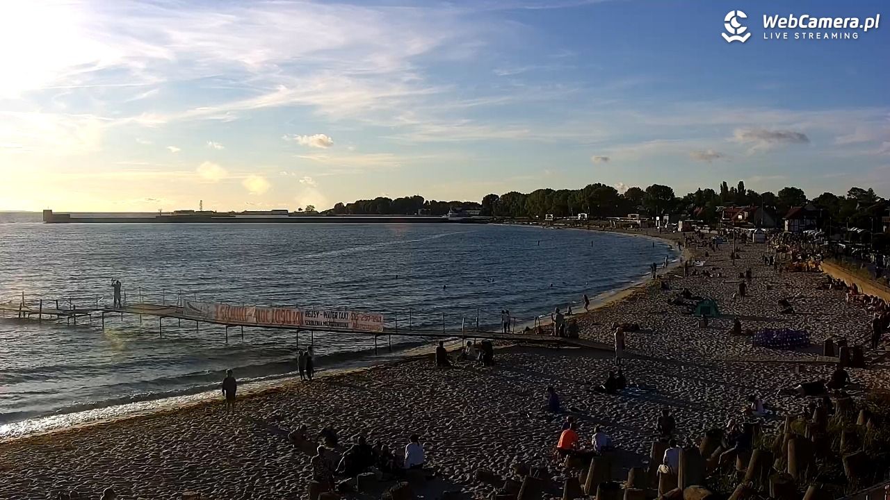 Hel - widok na bulwar i plażę - 12 sierpień 2026, 19:14