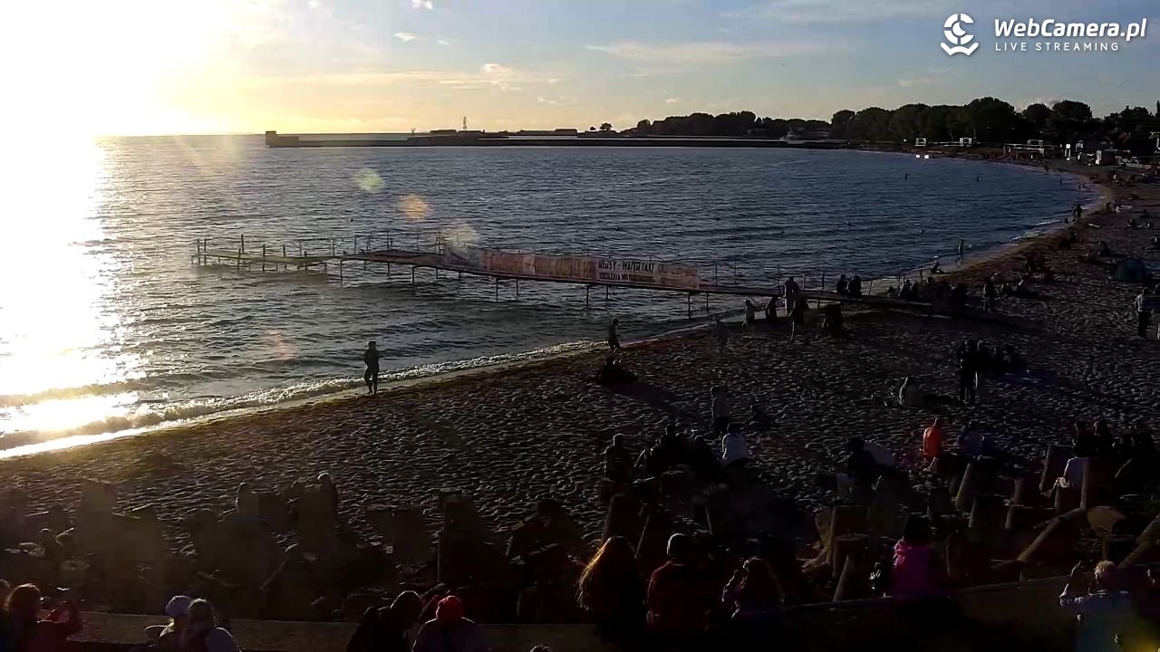 Hel - widok na bulwar i plażę - 12 sierpień 2026, 19:24