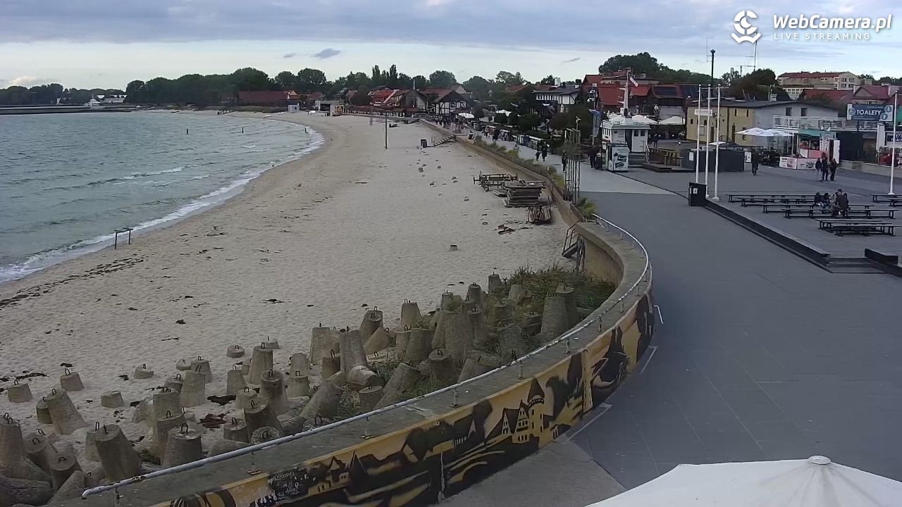 Hel - widok na bulwar i plażę - 04 październik 2026, 16:05
