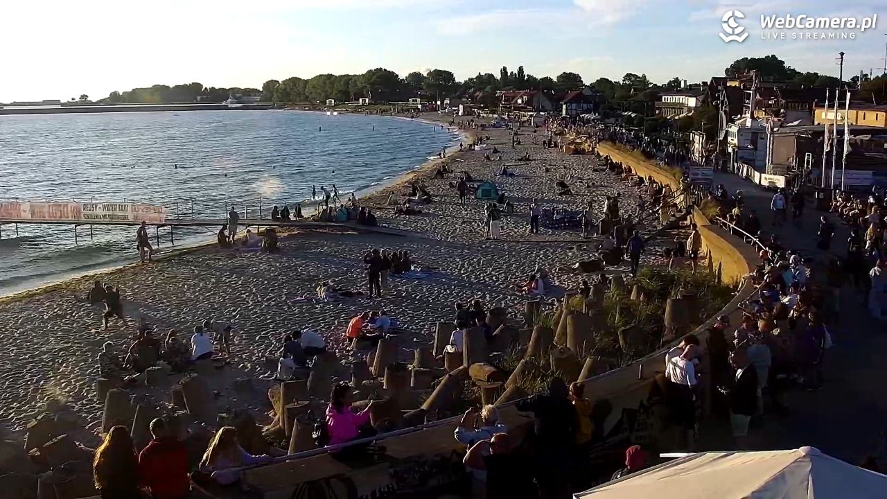 Hel - widok na bulwar i plażę - 12 sierpień 2026, 19:25