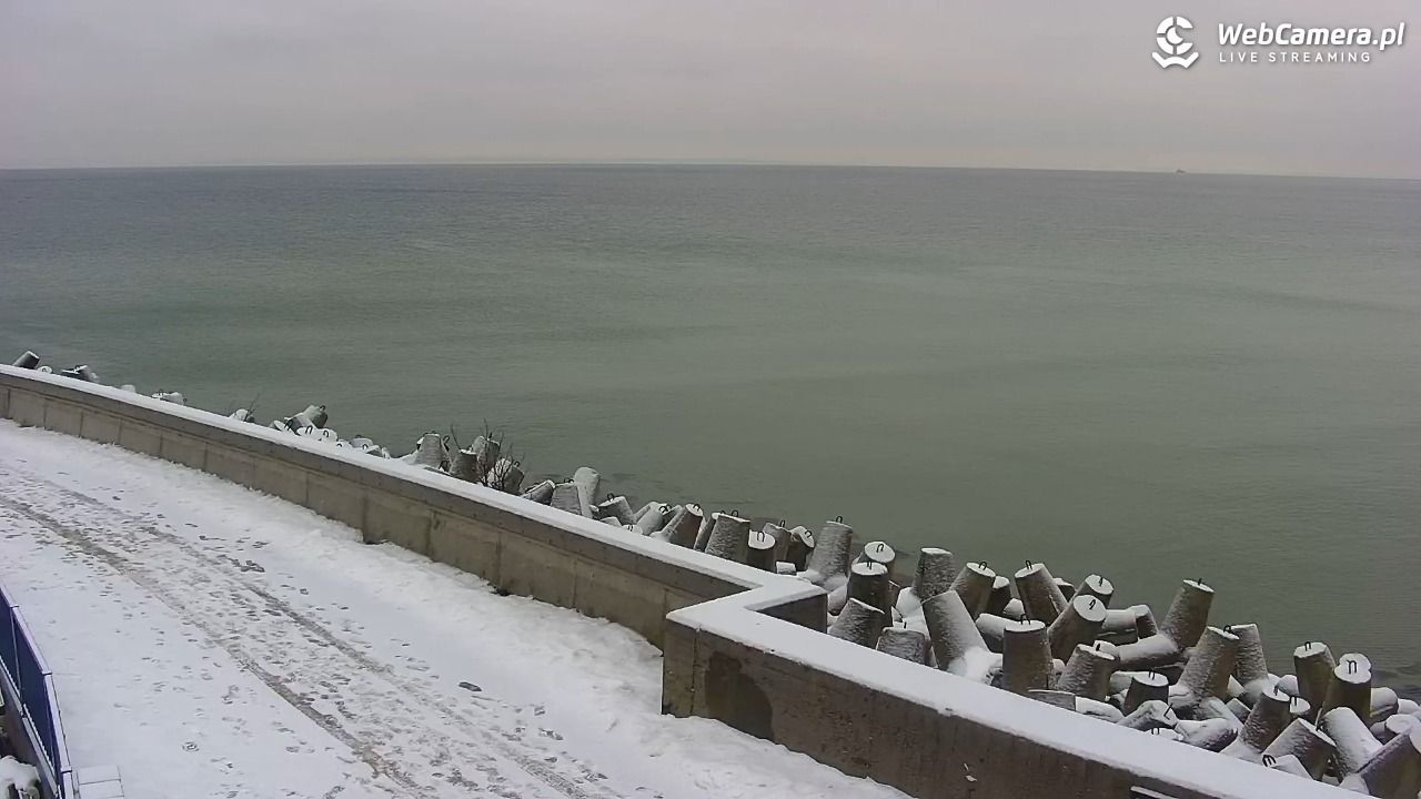 Hel - widok na bulwar i plażę - 28 styczeń 2026, 11:09