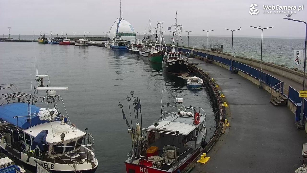 Hel - widok na bulwar i plażę - 12 grudzień 2025, 09:41