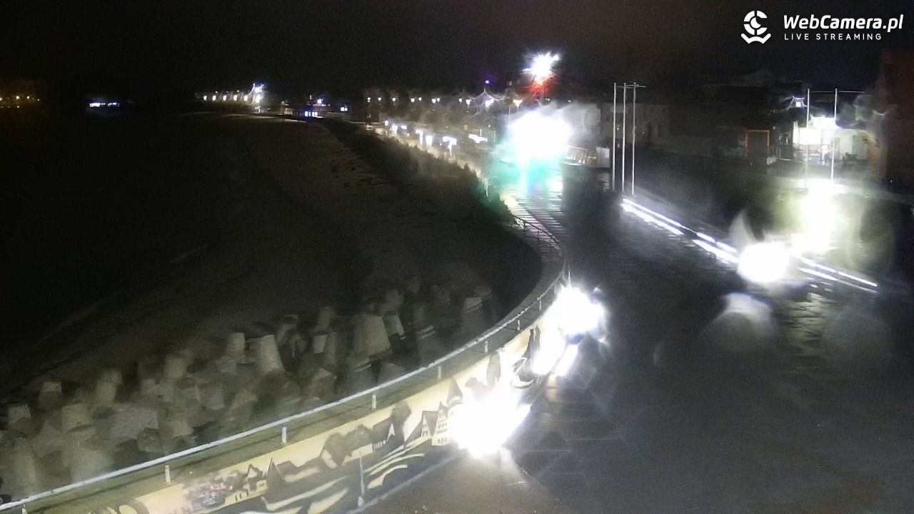 Hel - widok na bulwar i plażę - 12 grudzień 2025, 20:01