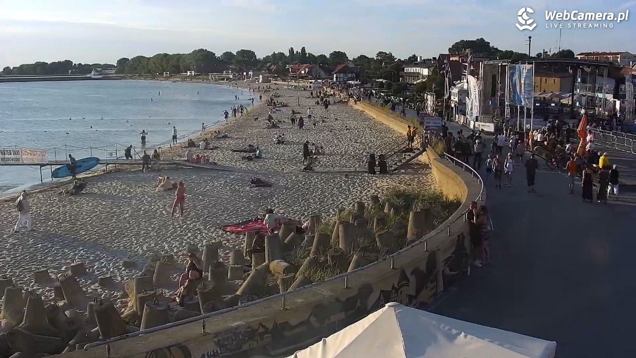 Hel - widok na bulwar i plażę - 13 sierpień 2026, 19:11