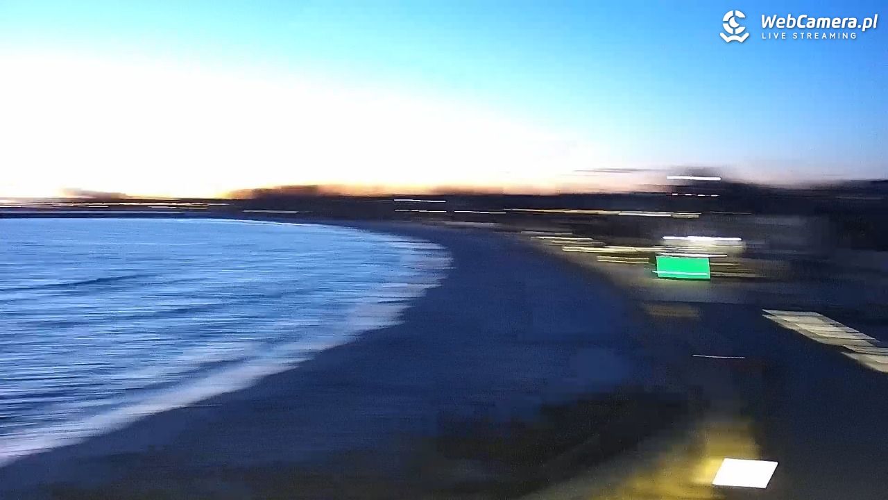 Hel - widok na bulwar i plażę - 26 kwiecień 2026, 20:50
