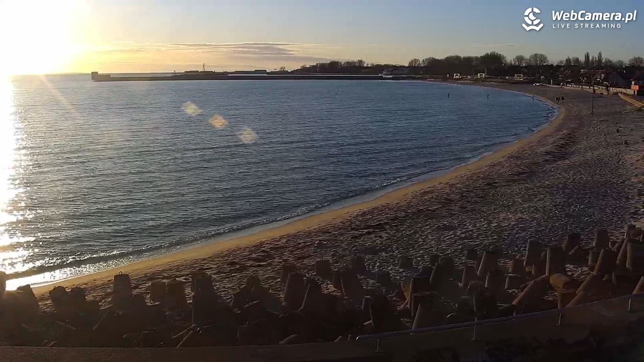 Hel - widok na bulwar i plażę - 28 kwiecień 2026, 19:27