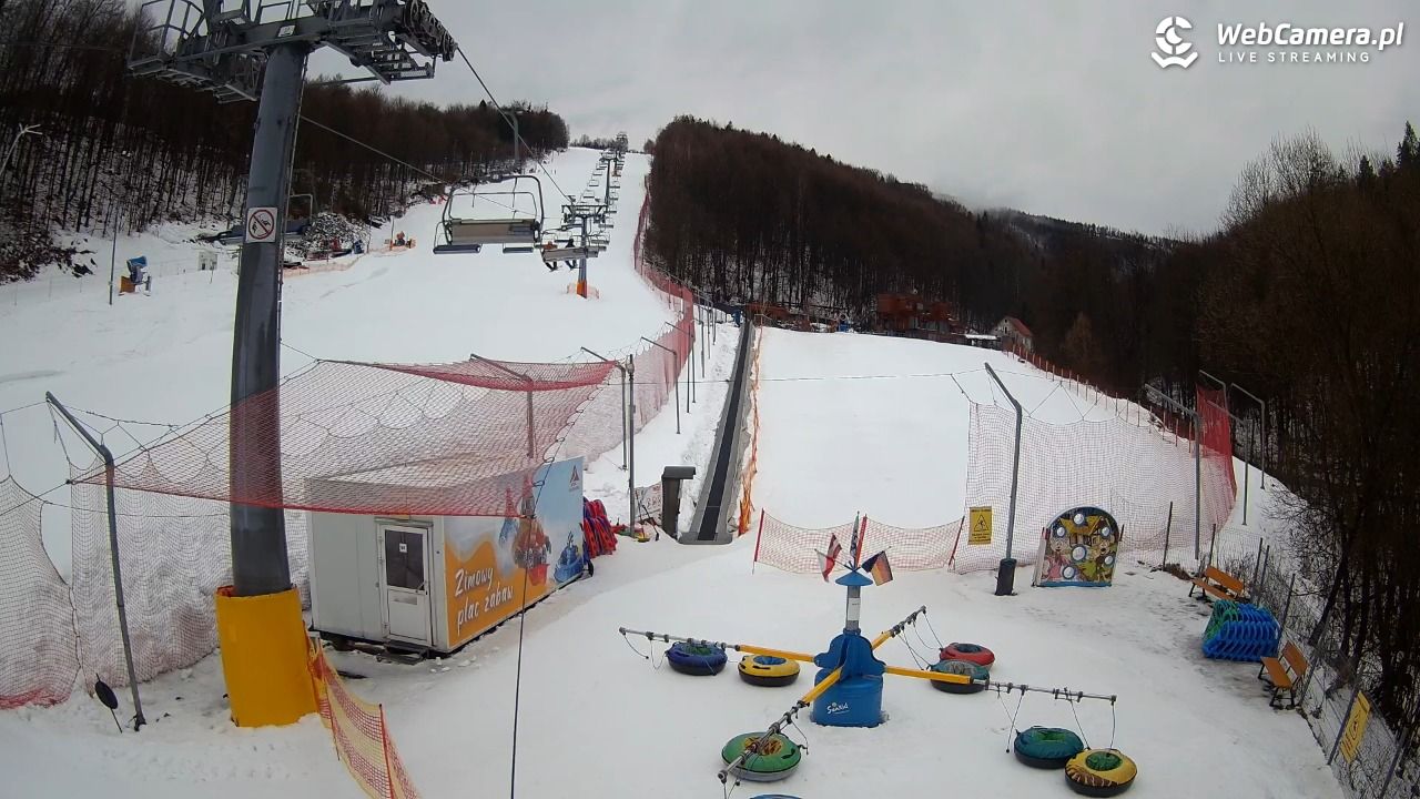 Hotel Stok w Wiśle - widok na tor saneczkowy - 23 luty 2026, 09:44