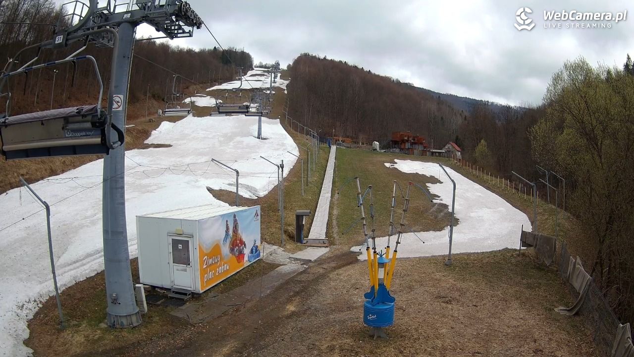 Hotel Stok w Wiśle - widok na tor saneczkowy - 08 kwiecień 2026, 10:12