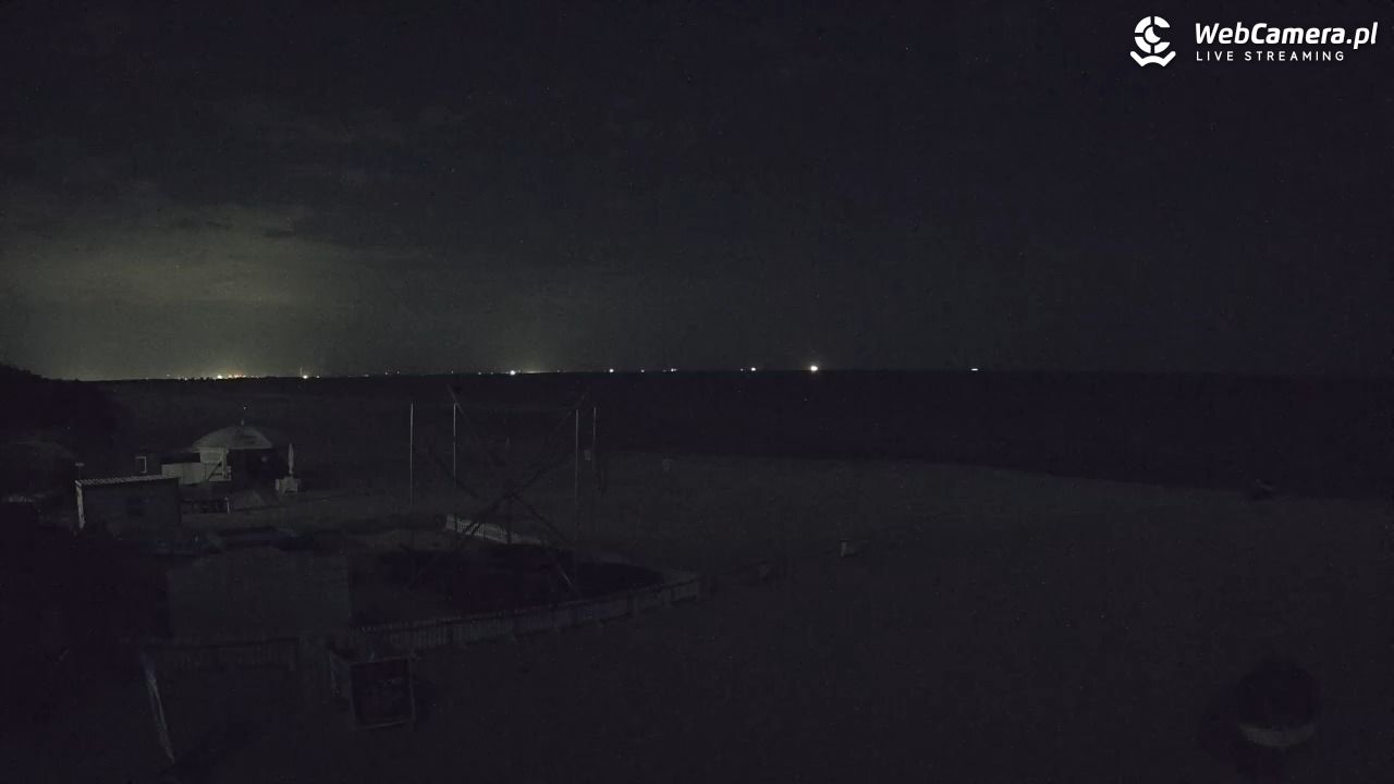 JANTAR - widok na plażę - 10 wresień 2025, 00:04