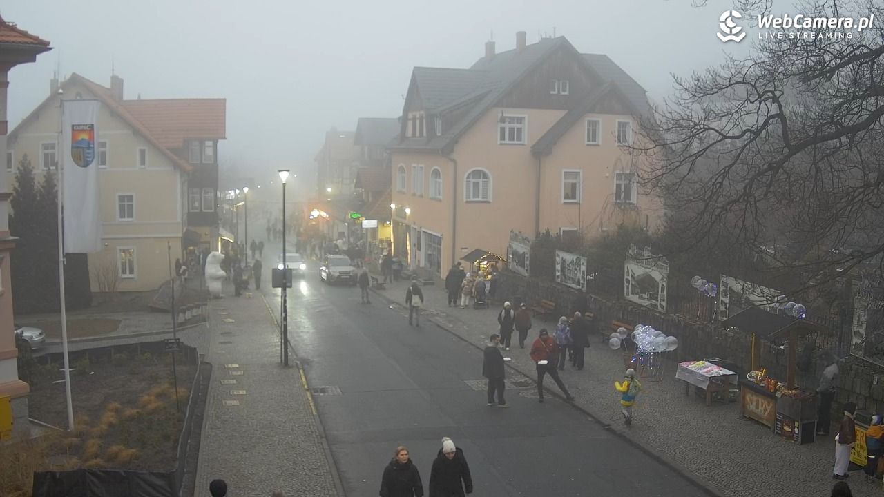 Karpacz - widok na deptak - 07 luty 2026, 16:49