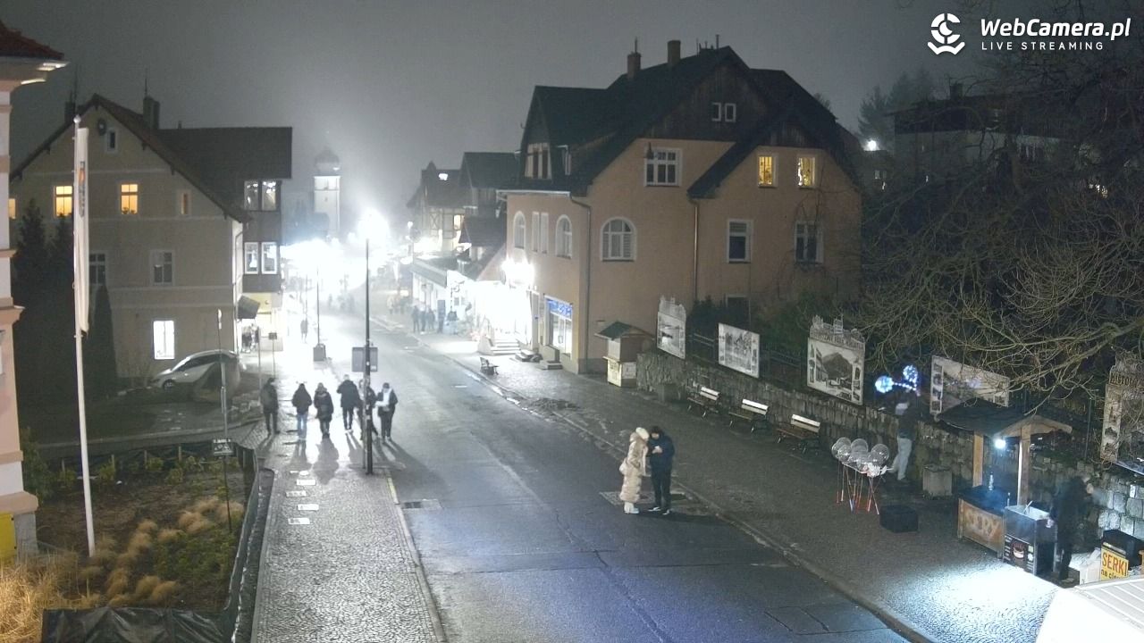 Karpacz - widok na deptak - 06 luty 2026, 20:24