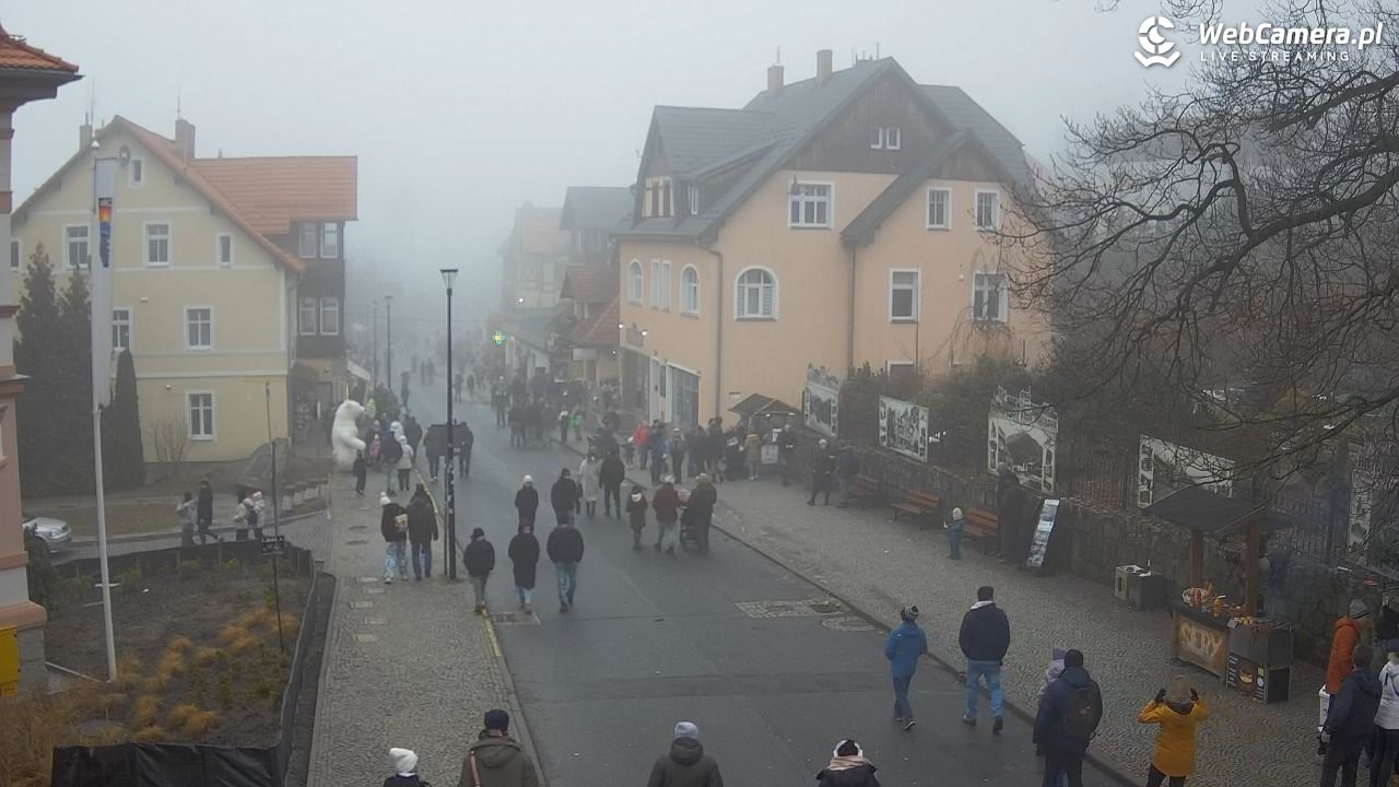 Karpacz - widok na deptak - 07 luty 2026, 13:54