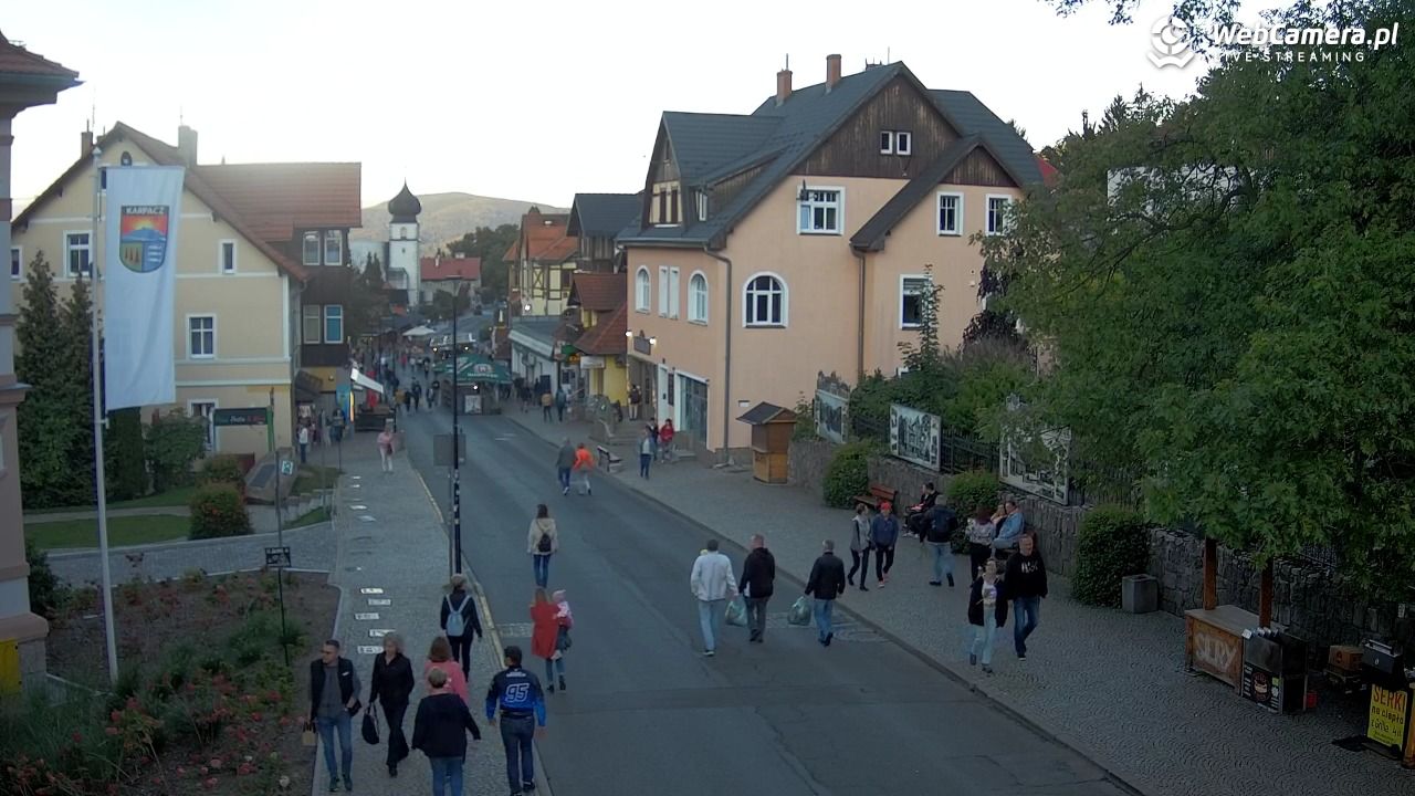 Karpacz - widok na deptak - 18 wresień 2025, 18:44