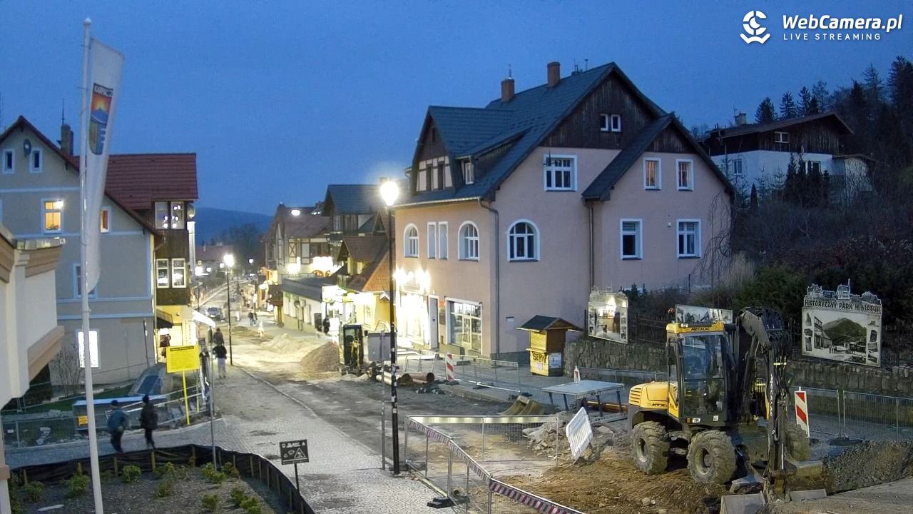 Karpacz - widok na deptak - 28 marzec 2026, 18:42