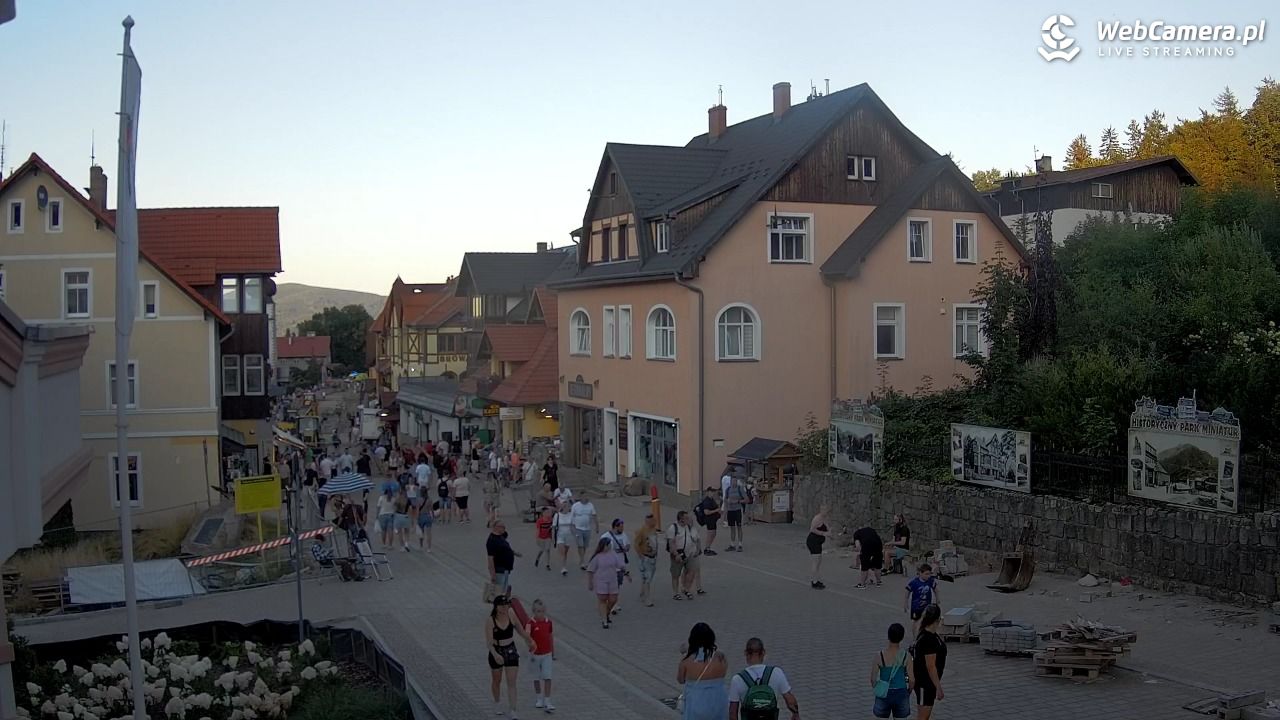 Karpacz - widok na deptak - 15 sierpień 2026, 19:34