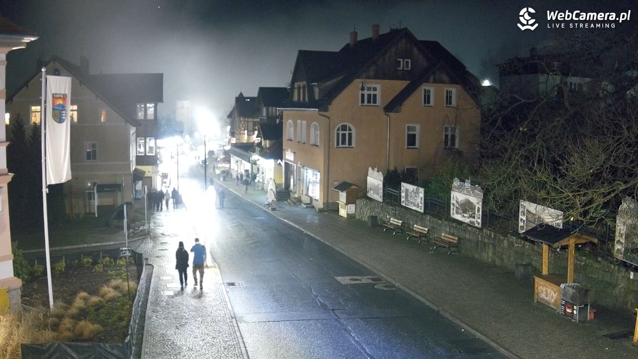 Karpacz - widok na deptak - 21 grudzień 2025, 18:39