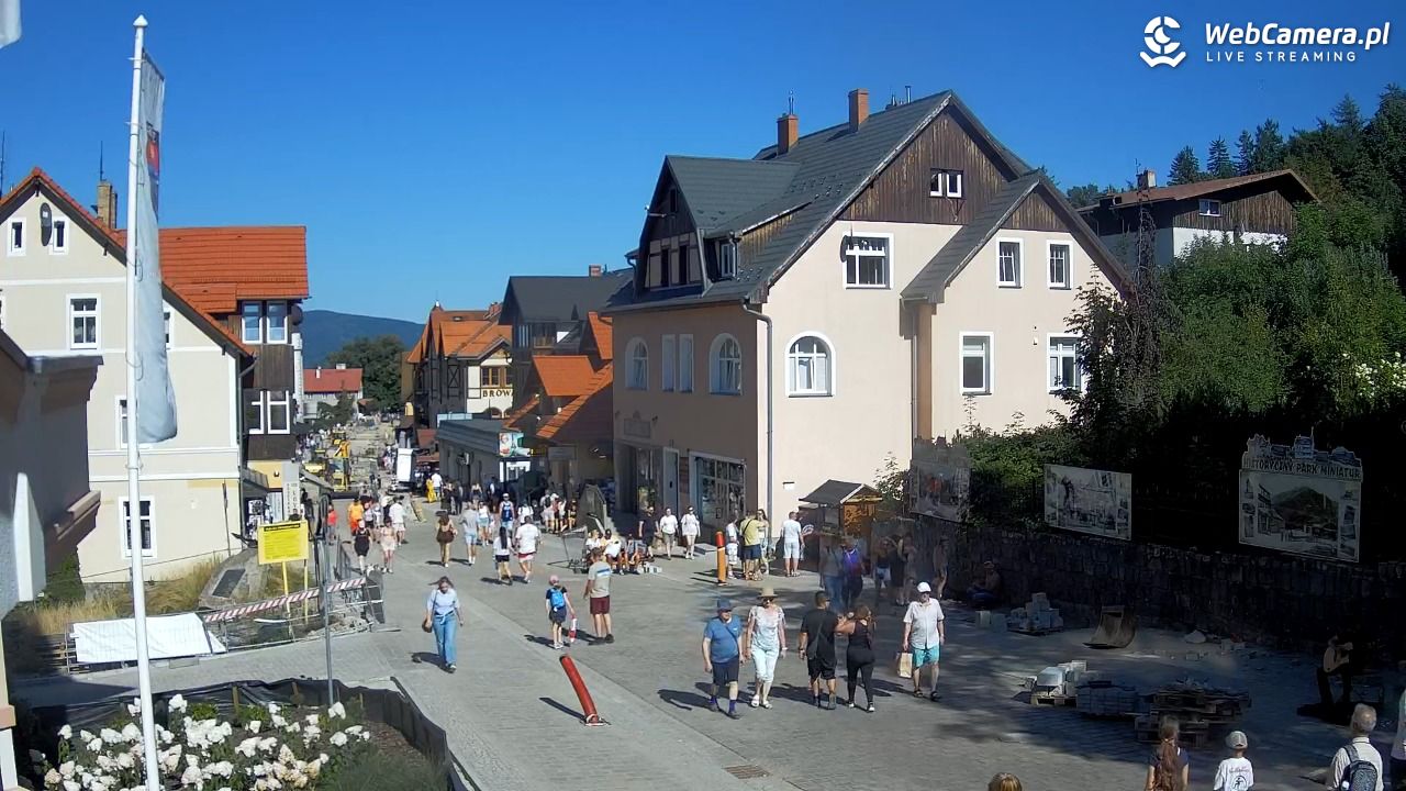 Karpacz - widok na deptak - 15 sierpień 2026, 16:09