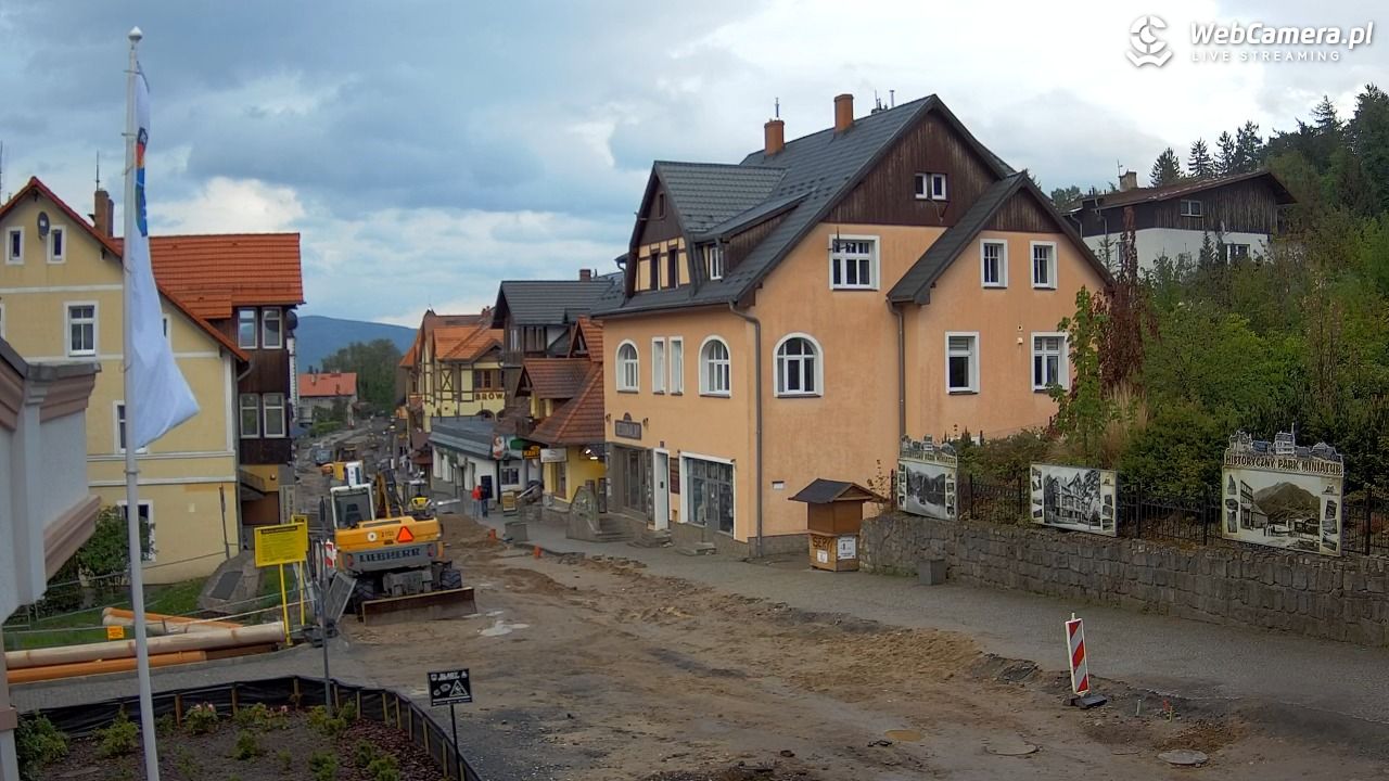 Karpacz - widok na deptak - 13 maj 2026, 19:24