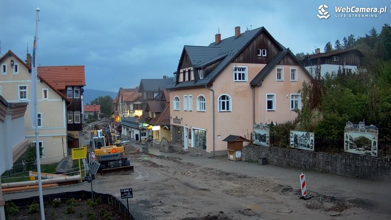 Karpacz - widok na deptak - 13 maj 2026, 20:43