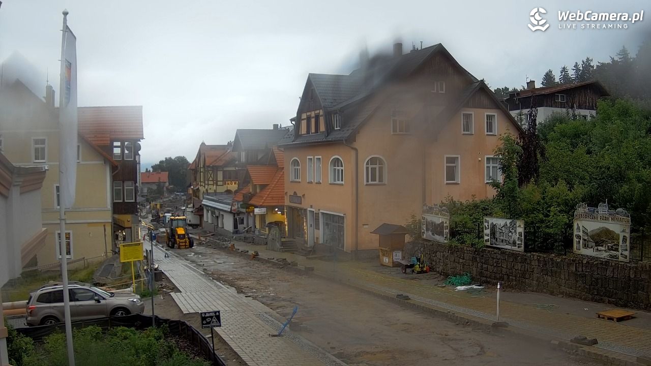 Karpacz - widok na deptak - 01 lipiec 2026, 19:26