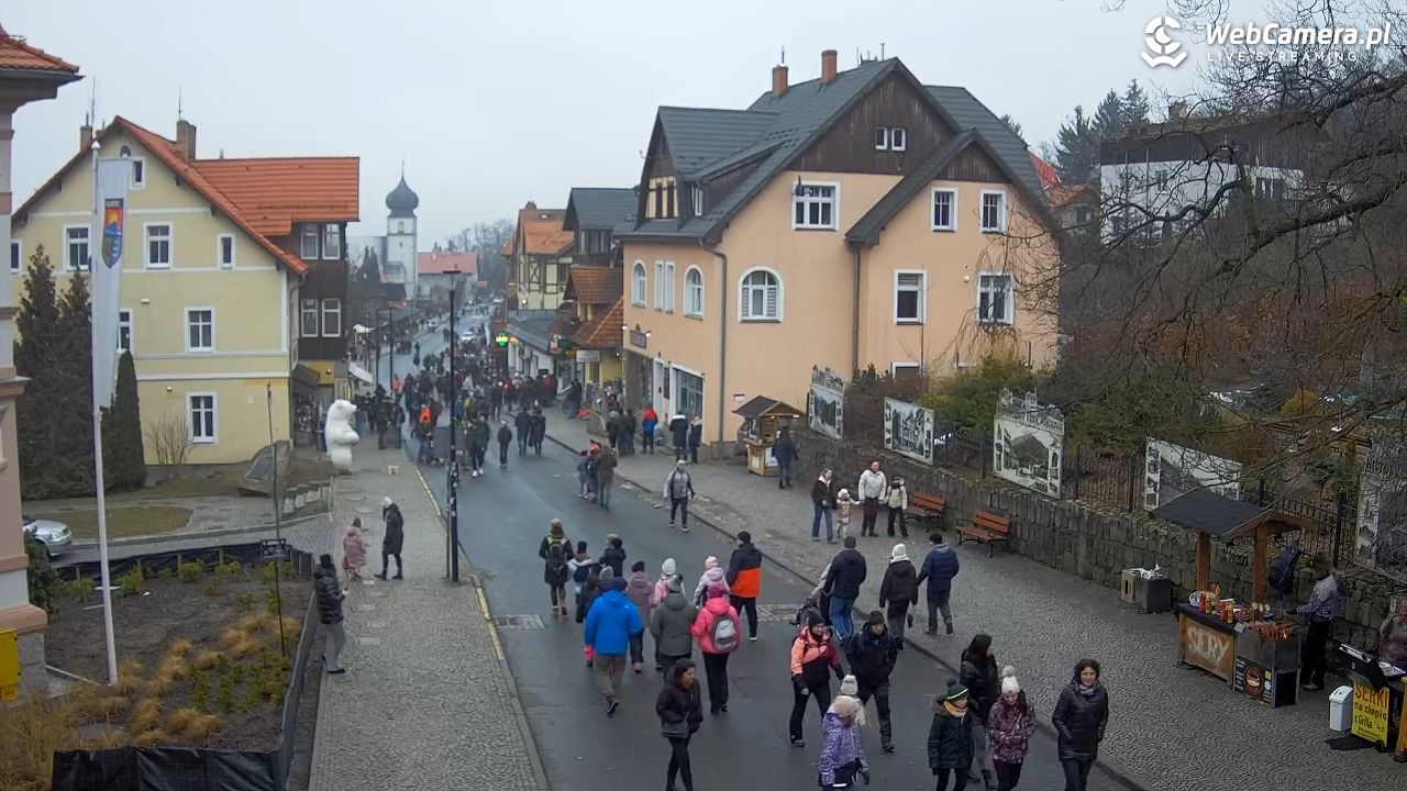 Karpacz - widok na deptak - 07 luty 2026, 14:41