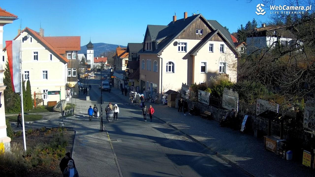 Karpacz - widok na deptak - 07 listopad 2025, 13:16