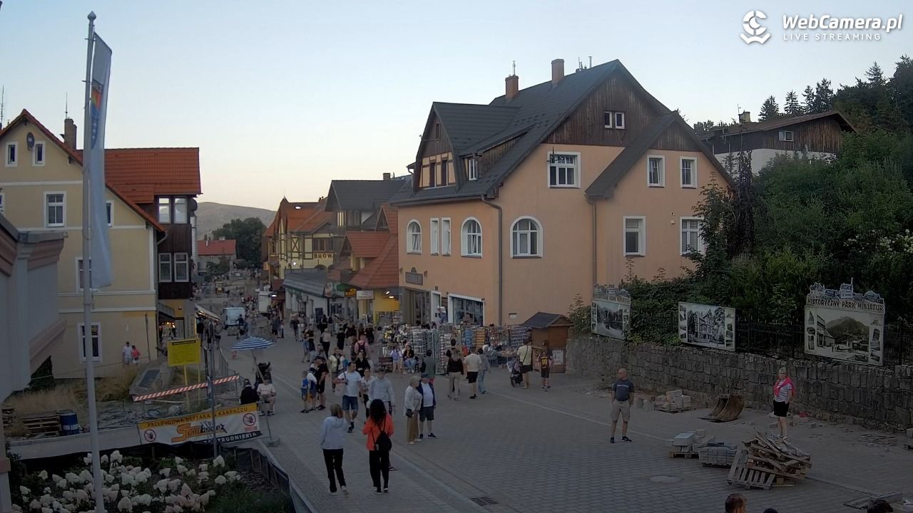 Karpacz - widok na deptak - 13 sierpień 2026, 19:56