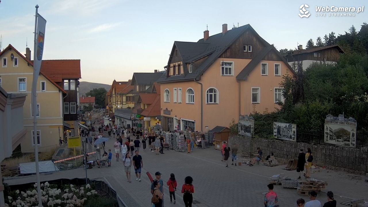 Karpacz - widok na deptak - 14 sierpień 2026, 20:02