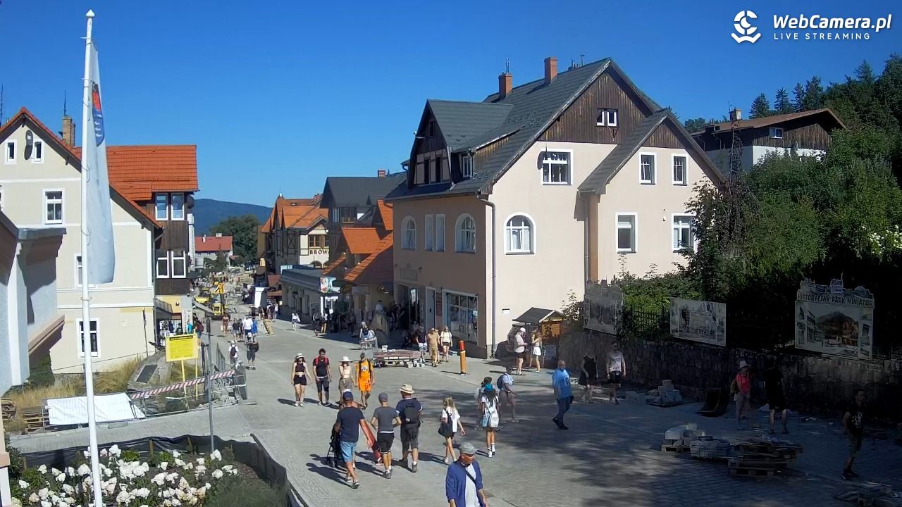 Karpacz - widok na deptak - 15 sierpień 2026, 15:42