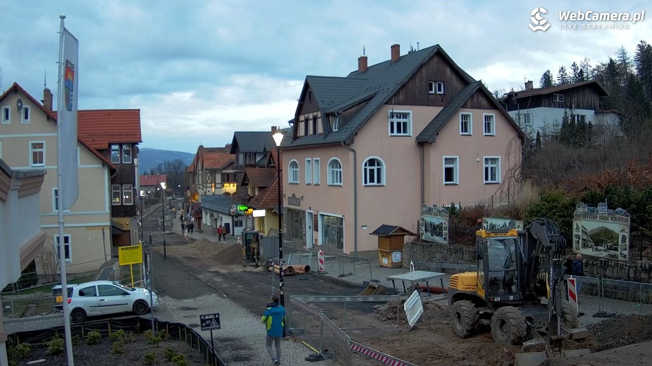 Karpacz - widok na deptak - 29 marzec 2026, 19:28