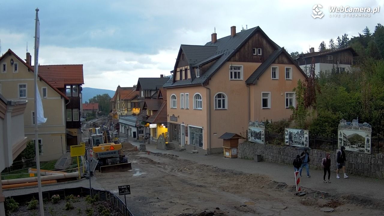 Karpacz - widok na deptak - 13 maj 2026, 20:05