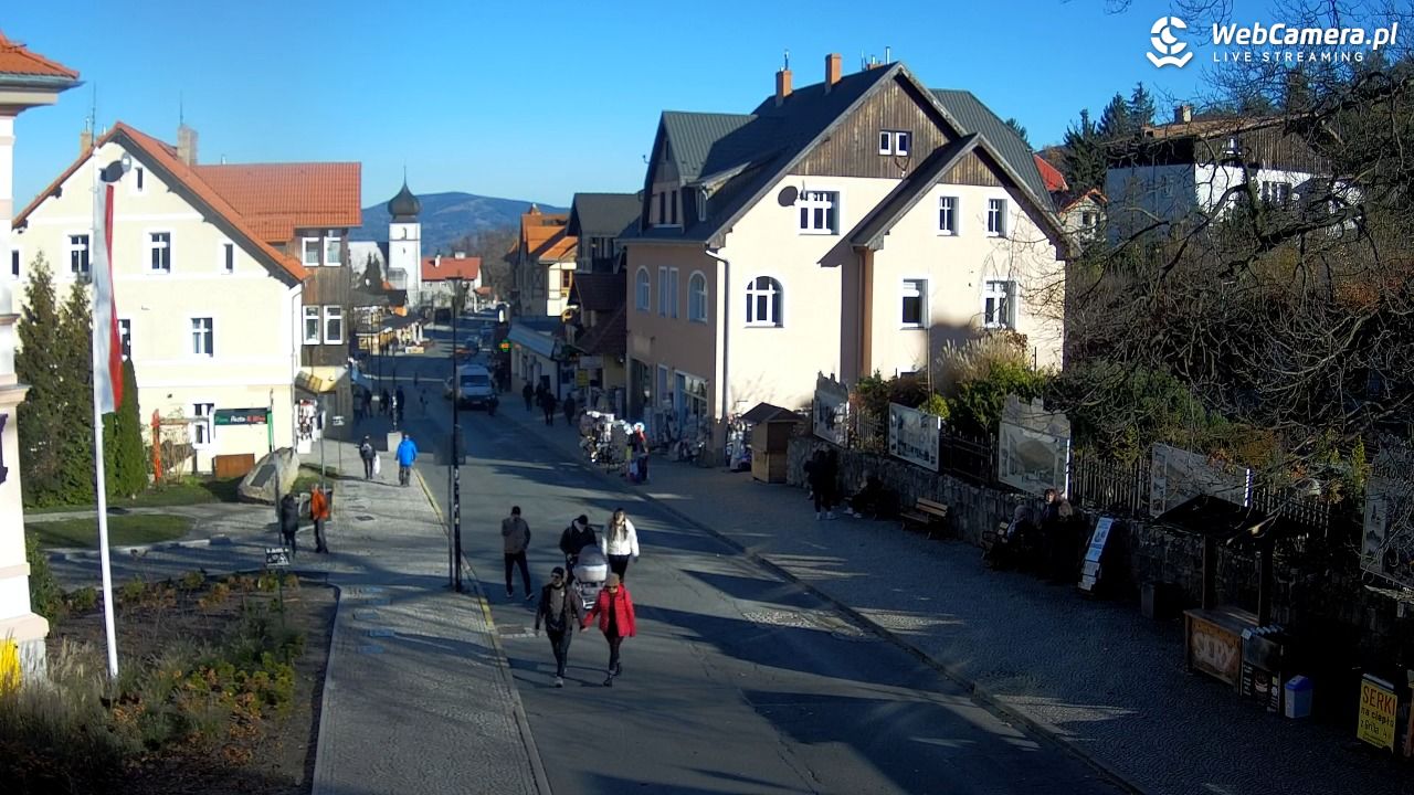 Karpacz - widok na deptak - 07 listopad 2025, 13:17