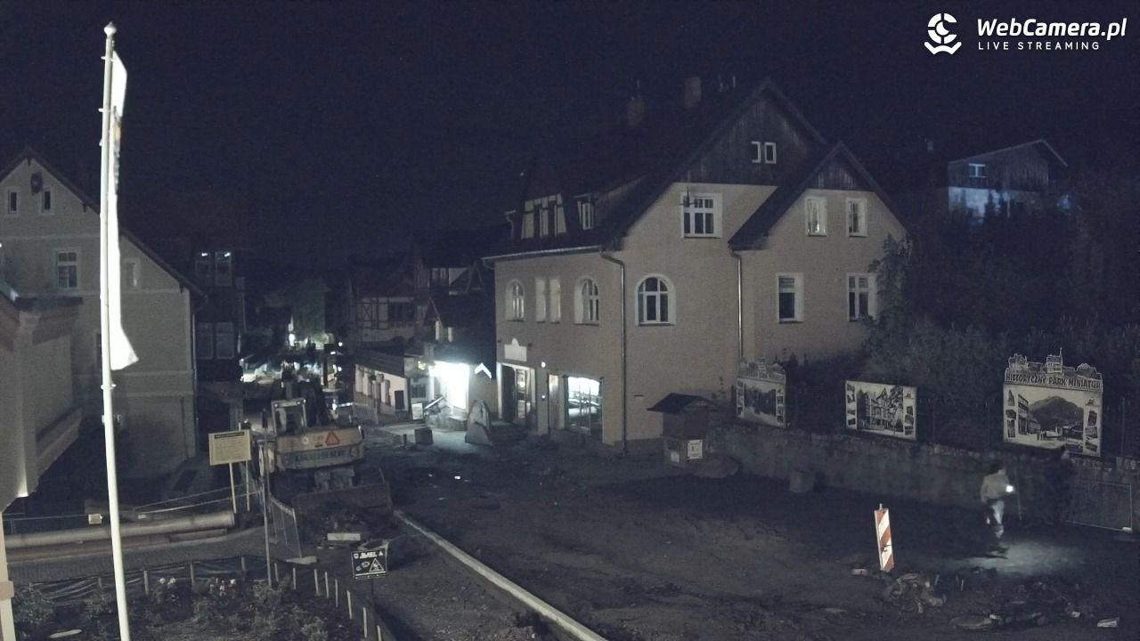 Karpacz - widok na deptak - 16 maj 2026, 01:01