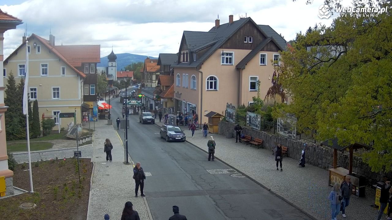Karpacz - widok na deptak - 15 maj 2025, 11:33