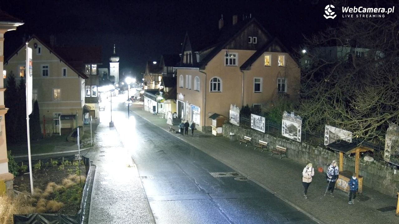 Karpacz - widok na deptak - 22 grudzień 2025, 19:58