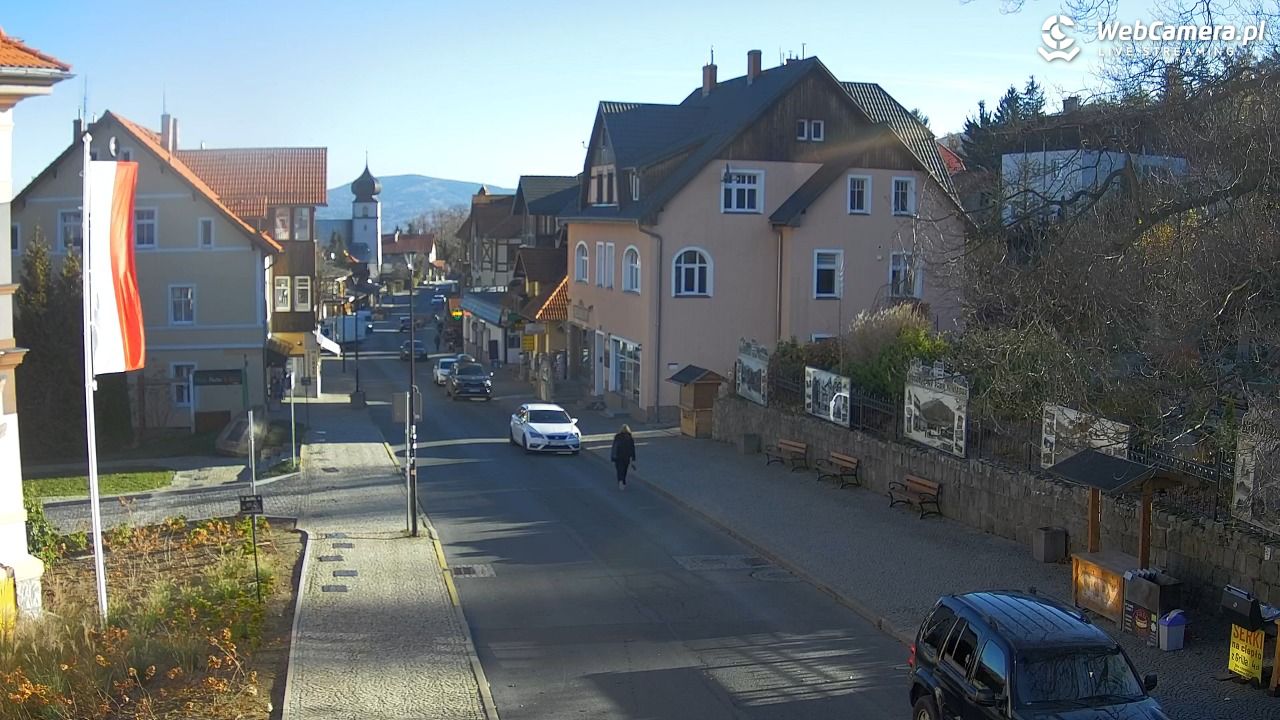 Karpacz - widok na deptak - 07 listopad 2025, 09:47