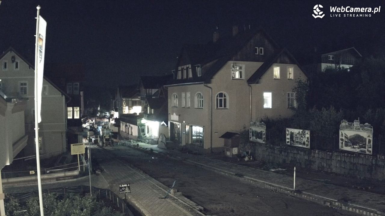 Karpacz - widok na deptak - 01 lipiec 2026, 22:57