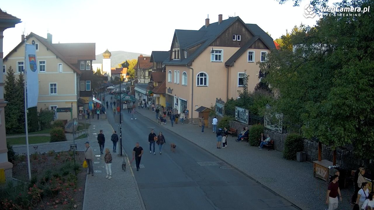 Karpacz - widok na deptak - 18 wresień 2025, 18:13