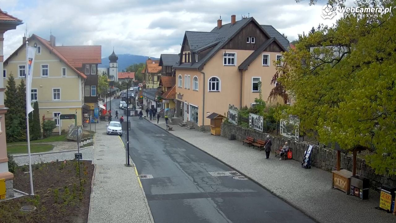 Karpacz - widok na deptak - 16 maj 2025, 10:32