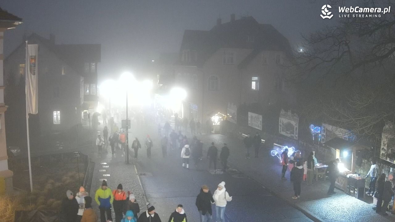 Karpacz - widok na deptak - 07 luty 2026, 17:35