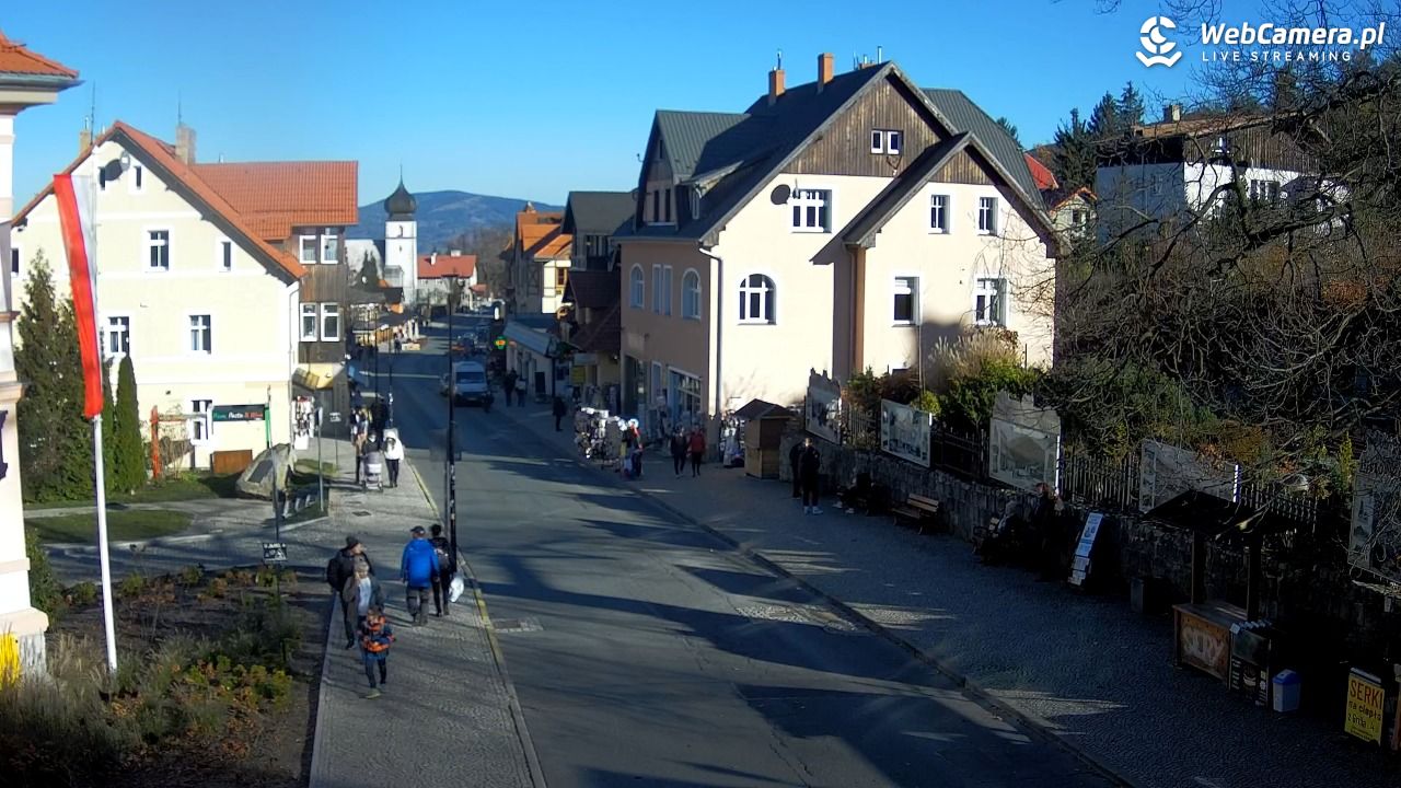 Karpacz - widok na deptak - 07 listopad 2025, 13:16