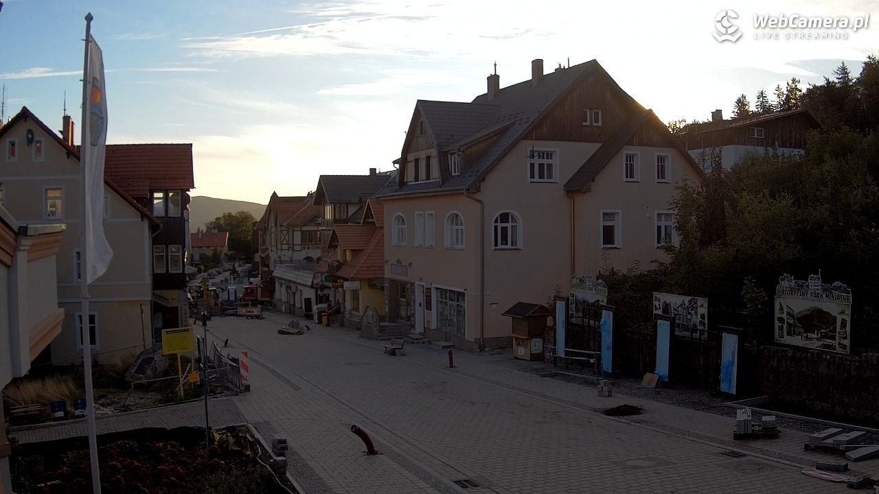 Karpacz - widok na deptak - 26 wresień 2026, 07:28