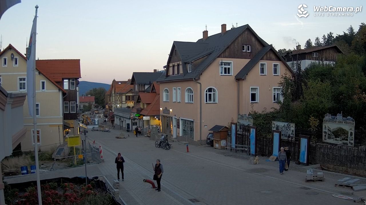 Karpacz - widok na deptak - 29 wresień 2026, 18:35