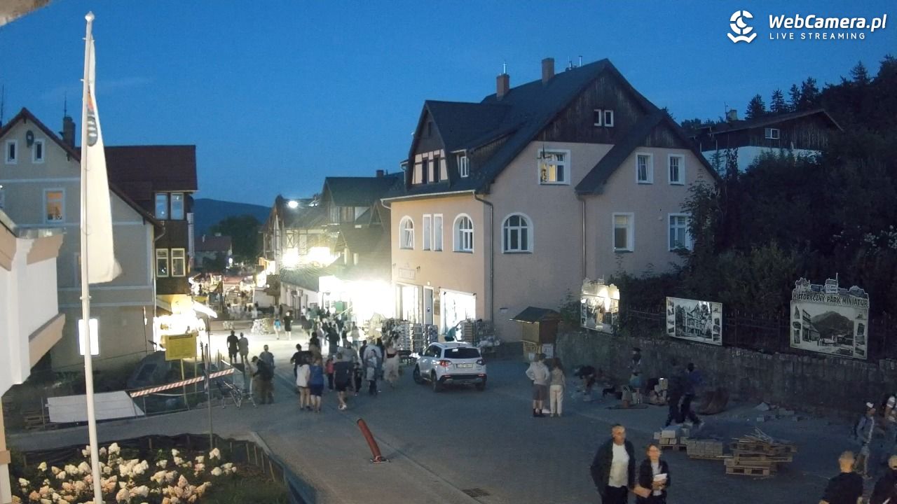 Karpacz - widok na deptak - 14 sierpień 2026, 21:03