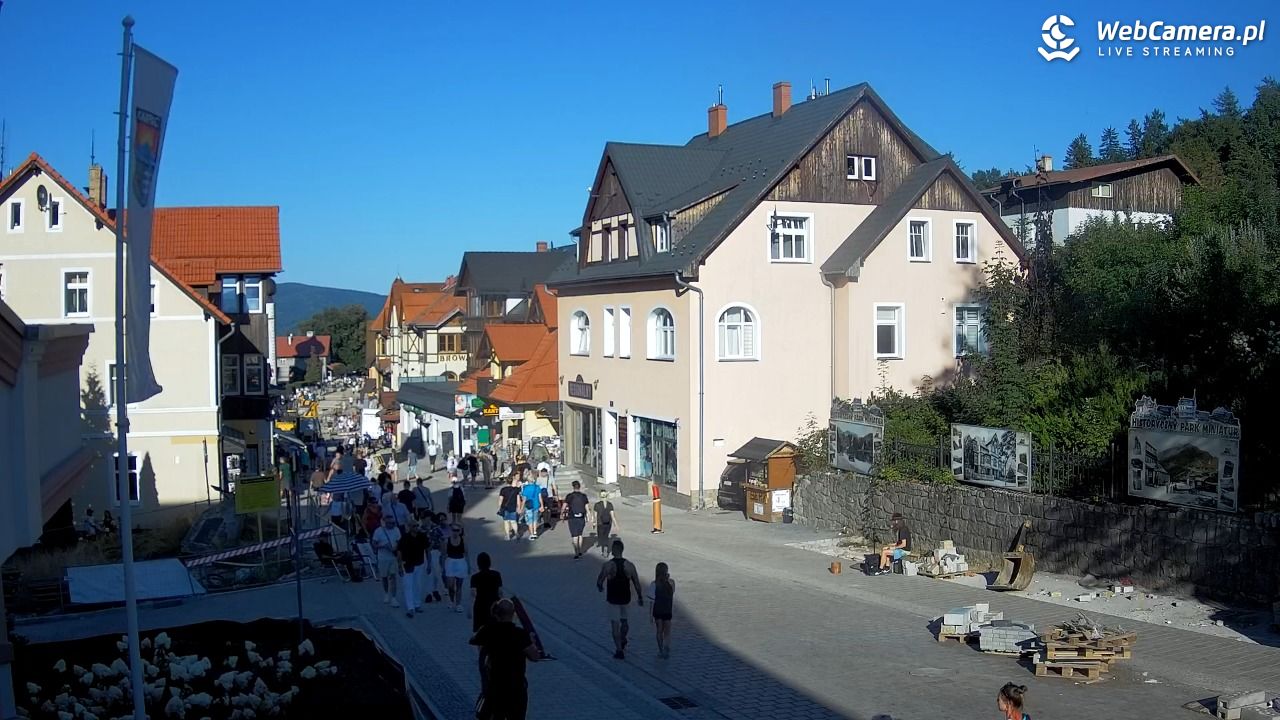 Karpacz - widok na deptak - 15 sierpień 2026, 18:01