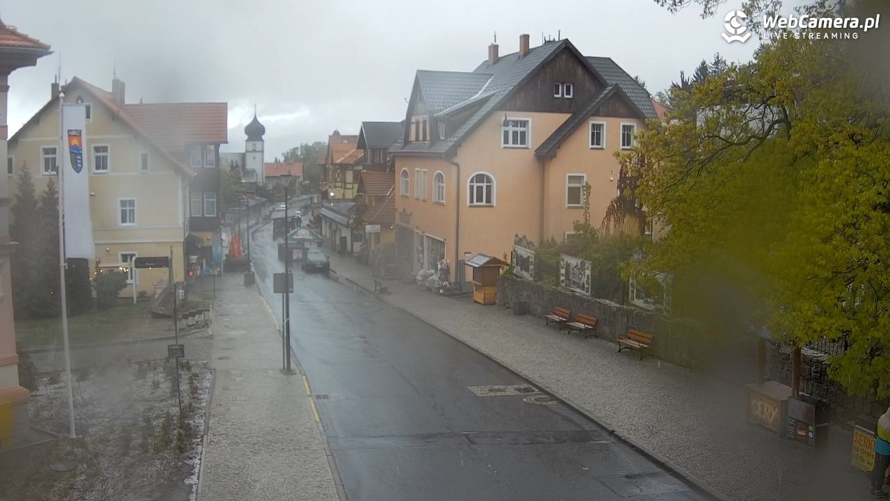 Karpacz - widok na deptak - 15 maj 2025, 18:24